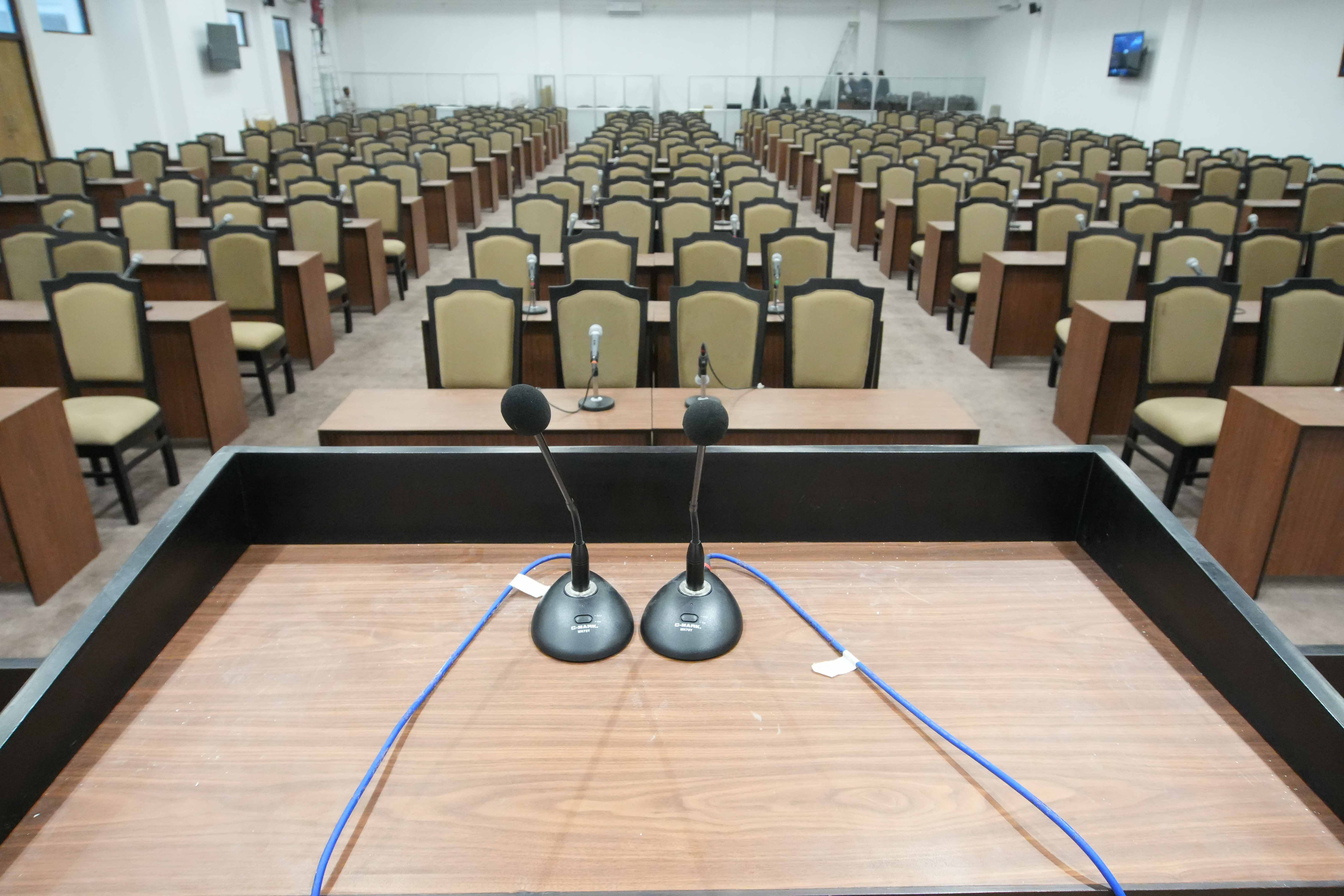 अस्थायी हलमा सांसदको शपथ र संसद बैठक तयारी