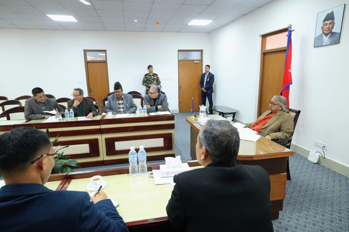 म्याद थपका लागि जाँचबुझ आयोगका पदाधिकारीले भेटे प्रधानमन्त्री