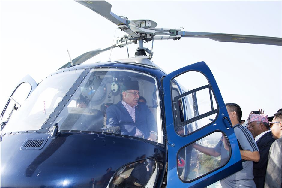 चितवनमा भोट खसालेपछि हेलिकप्टर चढेर रुकुमपूर्व पुगे प्रचण्ड