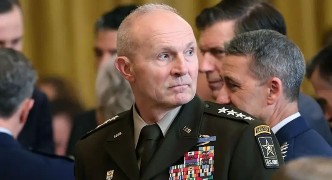 इरान युद्धकै बीच अमेरिकी सेनामा नेतृत्व हेरफेर