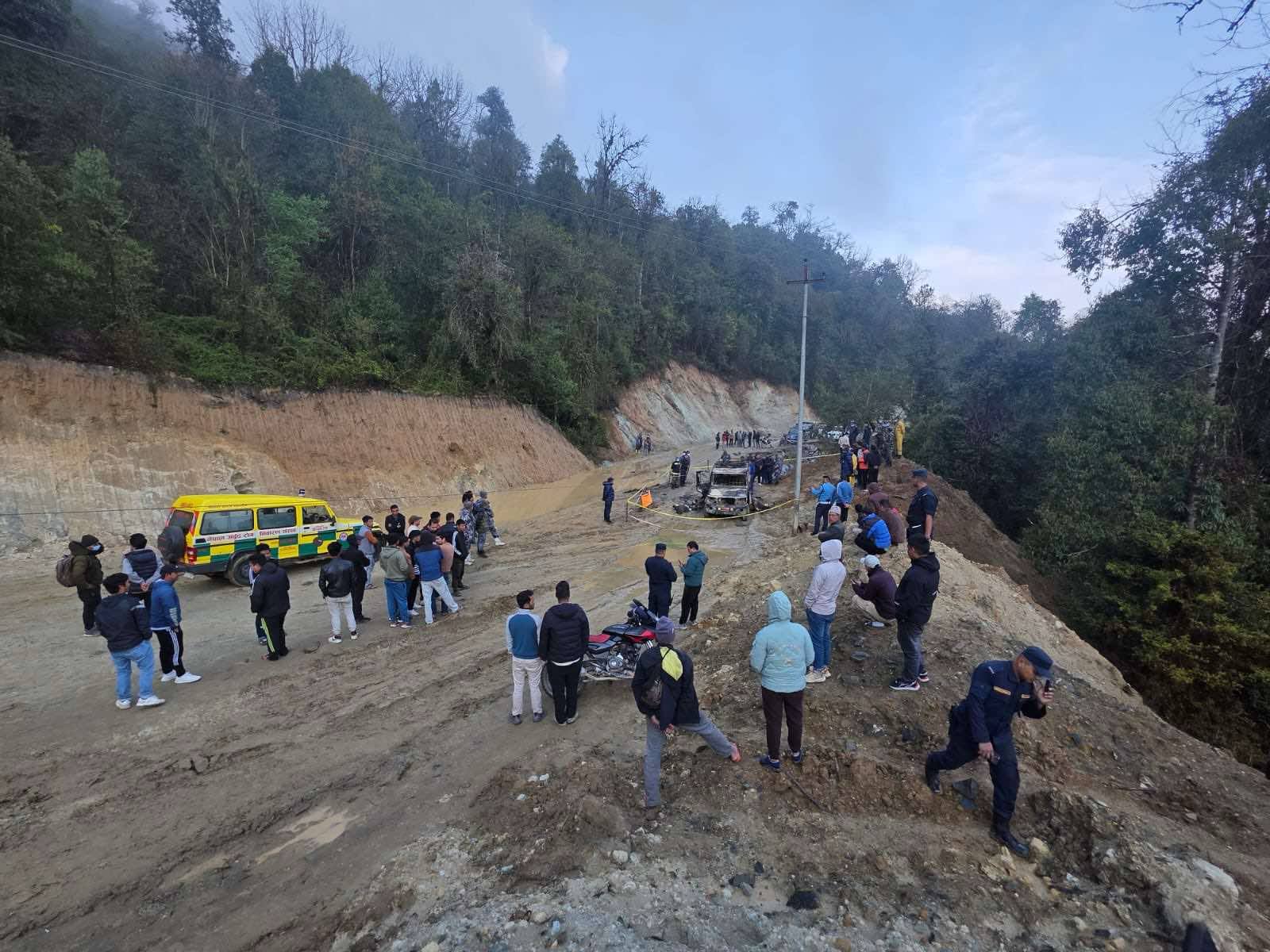 जिपमा करेन्ट लाग्दा ४ जनाको मृत्यु