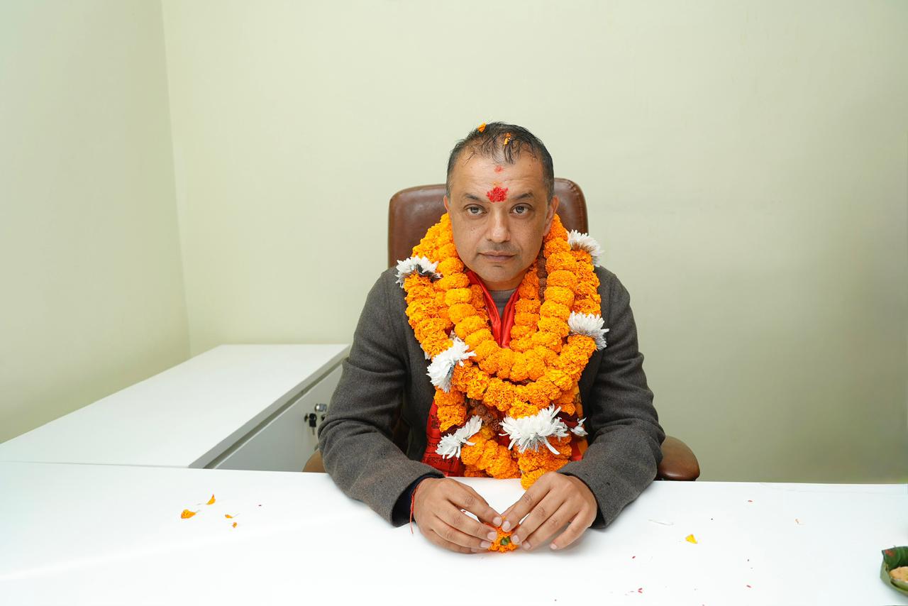 कांग्रेस बदलिएर चुनावमा गएको गगन थापाको दाबी