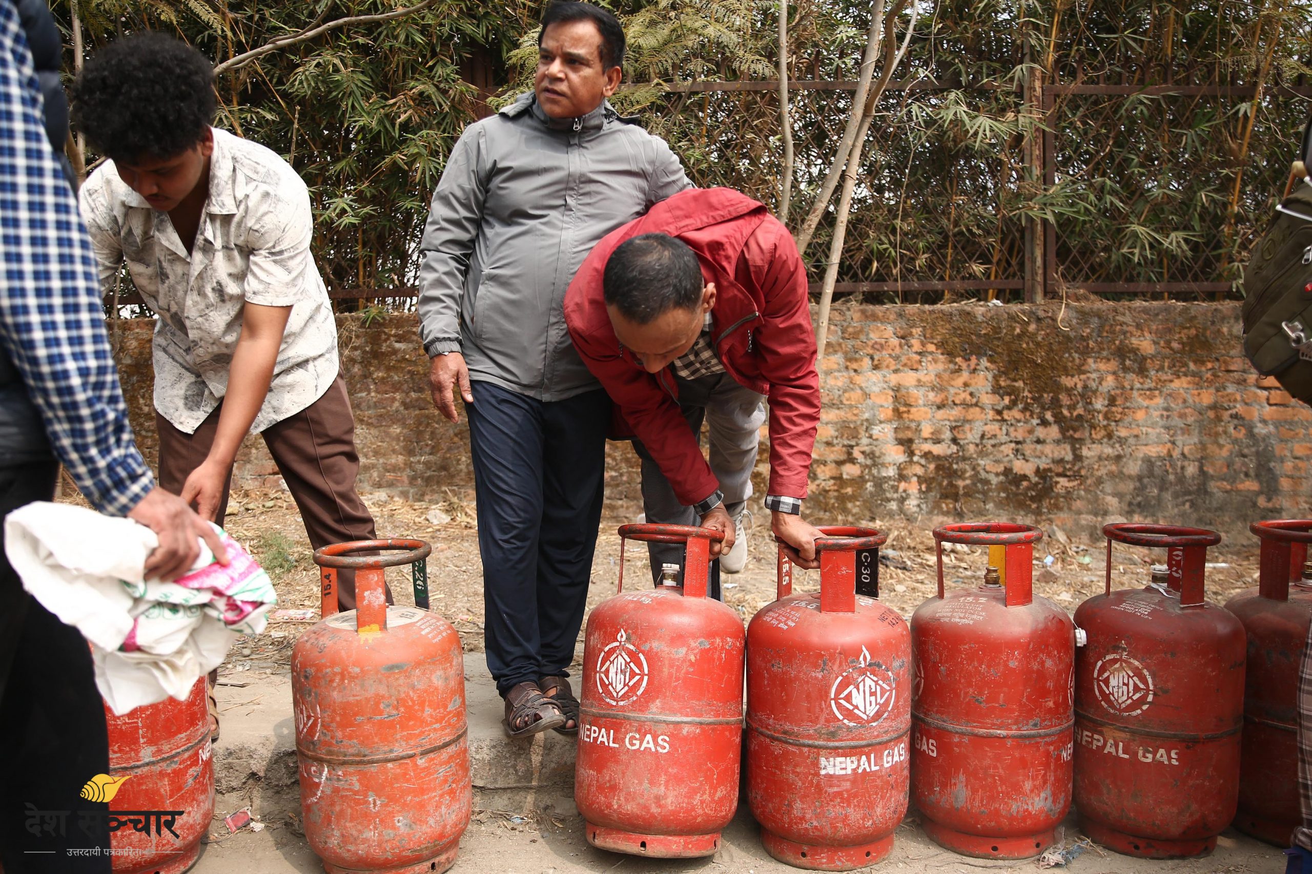ग्यास सिलिन्डरमा आधा मात्र एलपी ग्यास बिक्री हुने