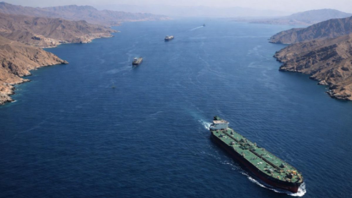 होर्मुज जलडमरुमा अमेरिकी नाकाबन्दी घोषणा, इरानमाथि पुनः आक्रमणको संकेत