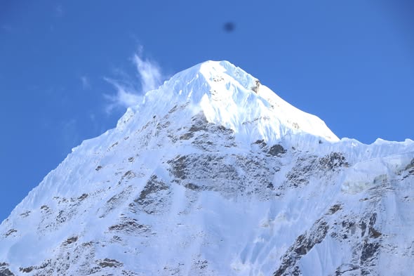 ताप्लेजुङको लोनाक क्षेत्रमा लेक लागेर योजना अधिकृतको मृत्यु