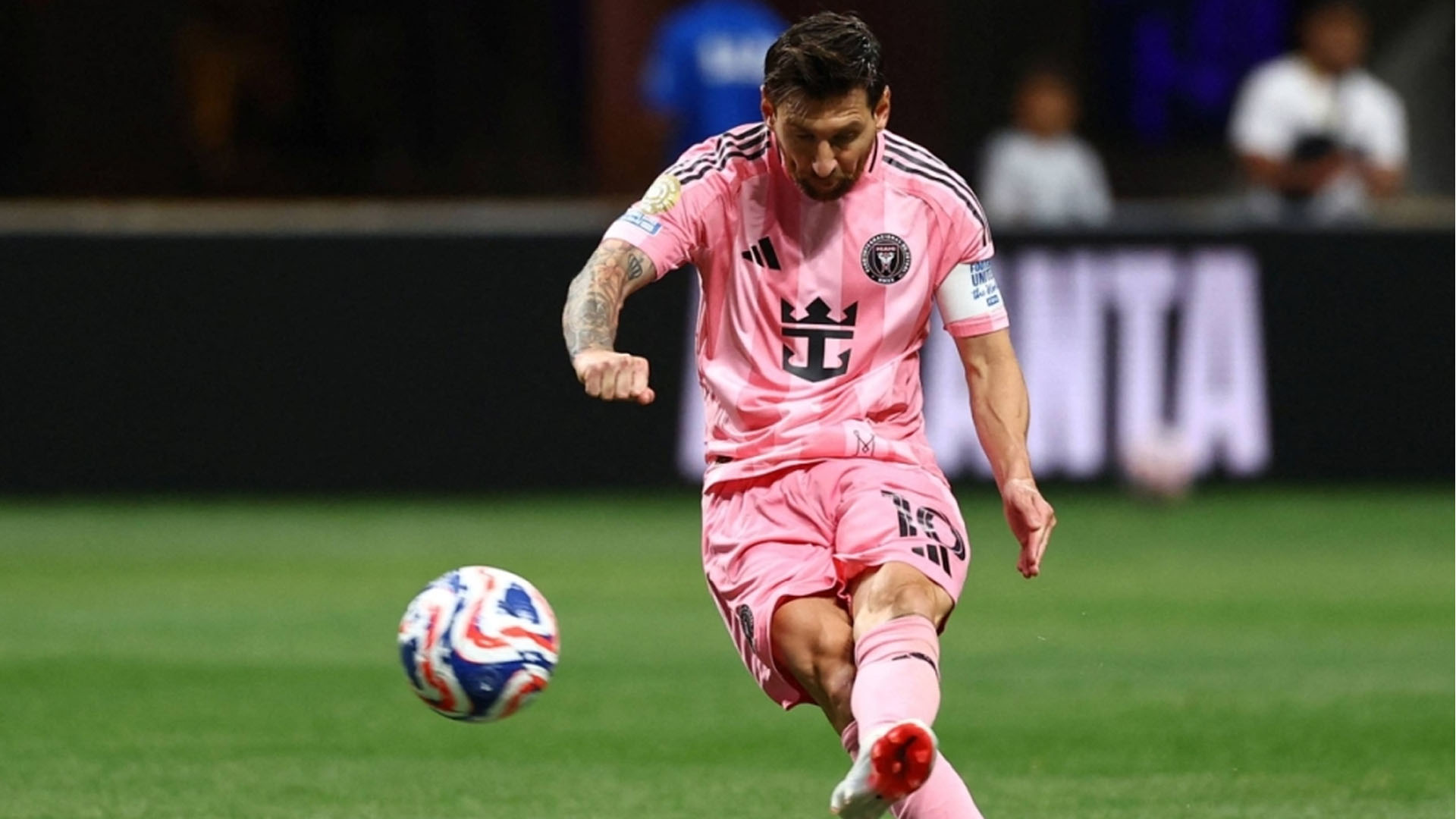 मेसीको ९०० गोलको ऐतिहासिक उपलब्धि