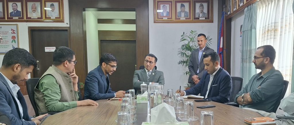 सेयर बजारमा अनावश्यक हल्ला, अर्थमन्त्री भन्छन्-आत्तिनु पर्दैन