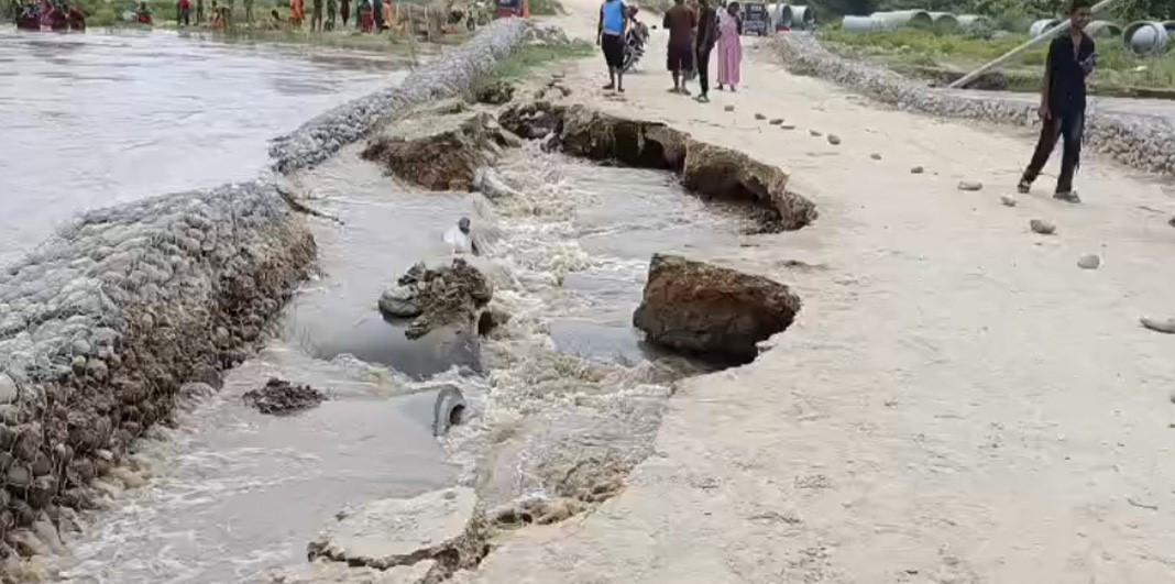 कमला नदीको डाइभर्सन भासिँदा सिरहा–धनुषा आवतजावत प्रभावित
