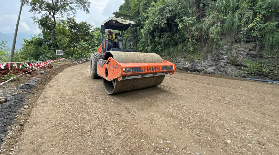 धादिङमा शनिबार ५ घण्टा पृथ्वी राजमार्ग बन्द हुने