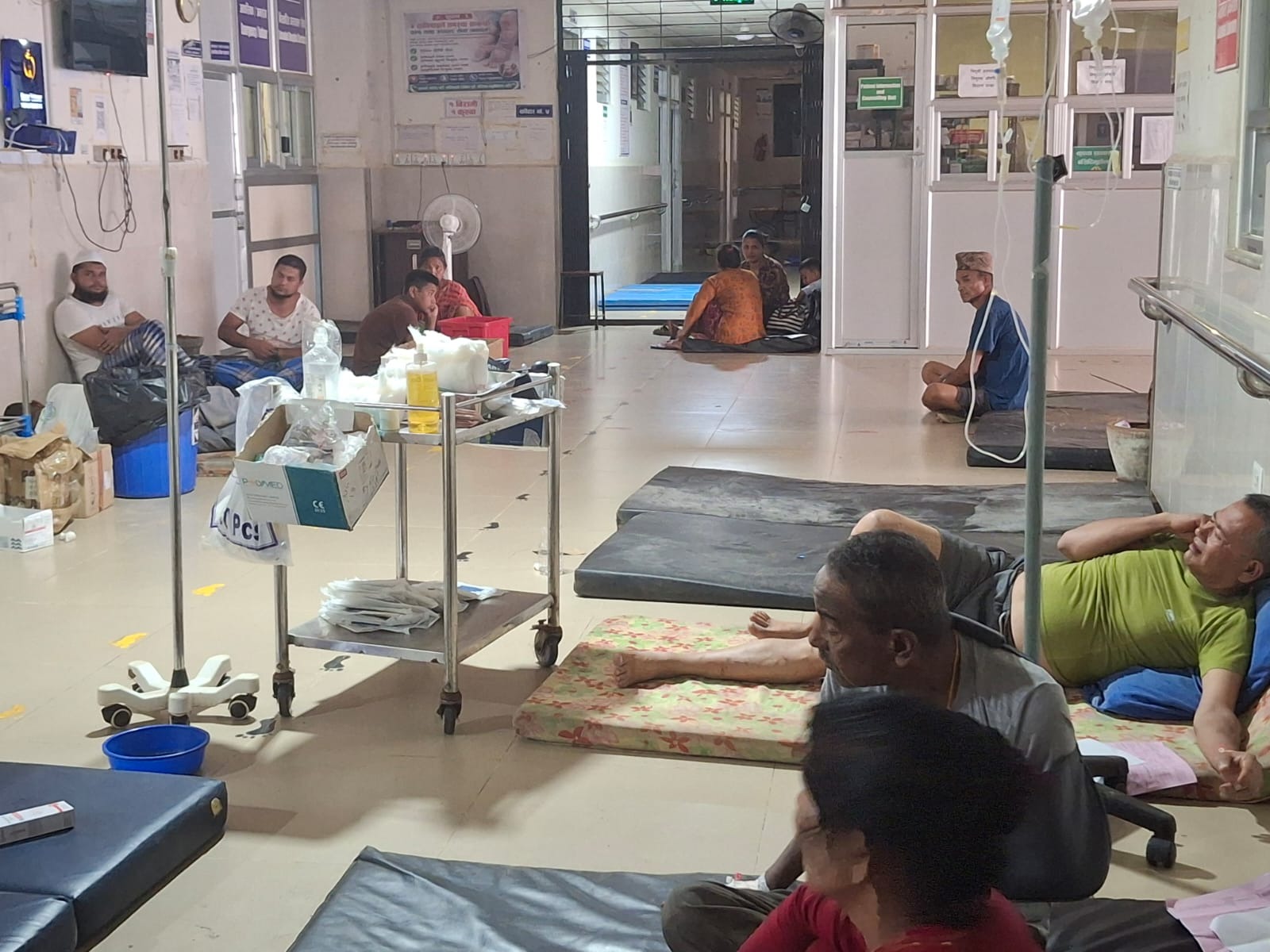 काठमाडौंका अस्पतालमा २५ घाइतेको उपचार